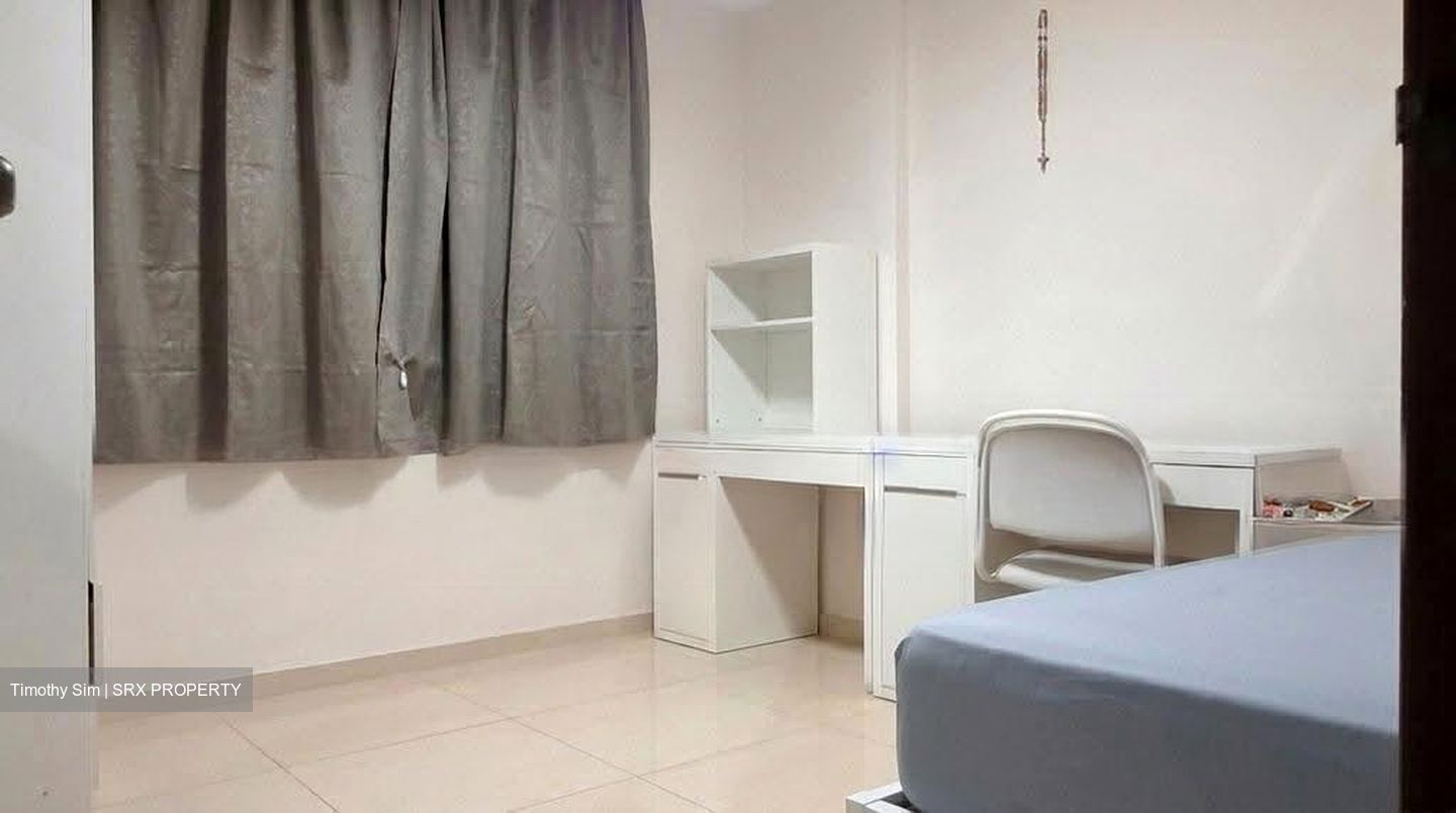Tampines Street 42 (Tampines), Multi Generation #632173601